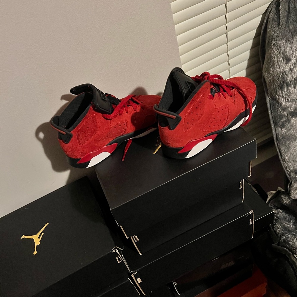 Jordan Kids Red and Black Sneakers